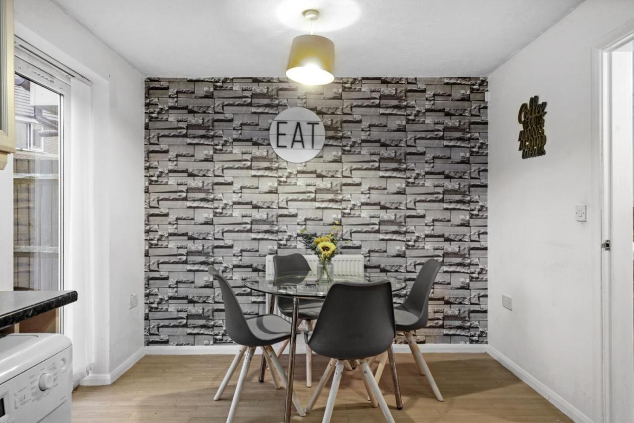 Tayberry Close Contractors & Leisure Apartment By Leecroft Stays Дерби Экстерьер фото
